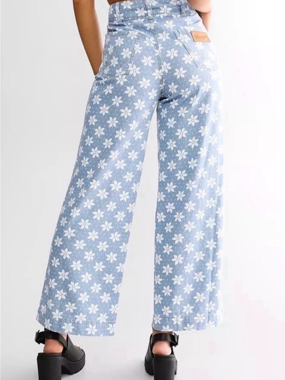 Wrangler Billabong Blue Floral Print Women’s Jeans - Picture 5 of 5